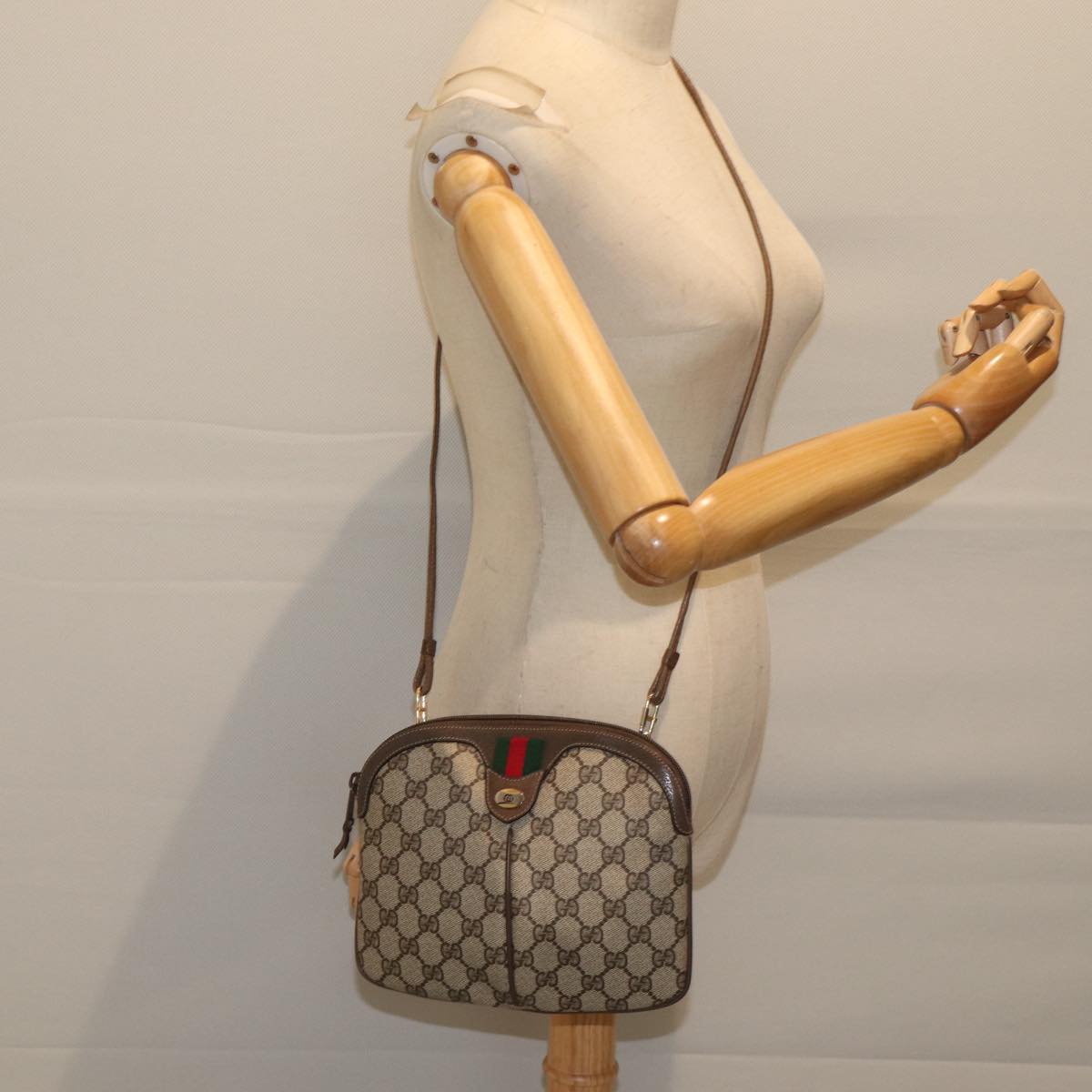 GUCCI GG Supreme Web Sherry Line Shoulder Bag PVC Beige 904 02 047 Auth yk11423