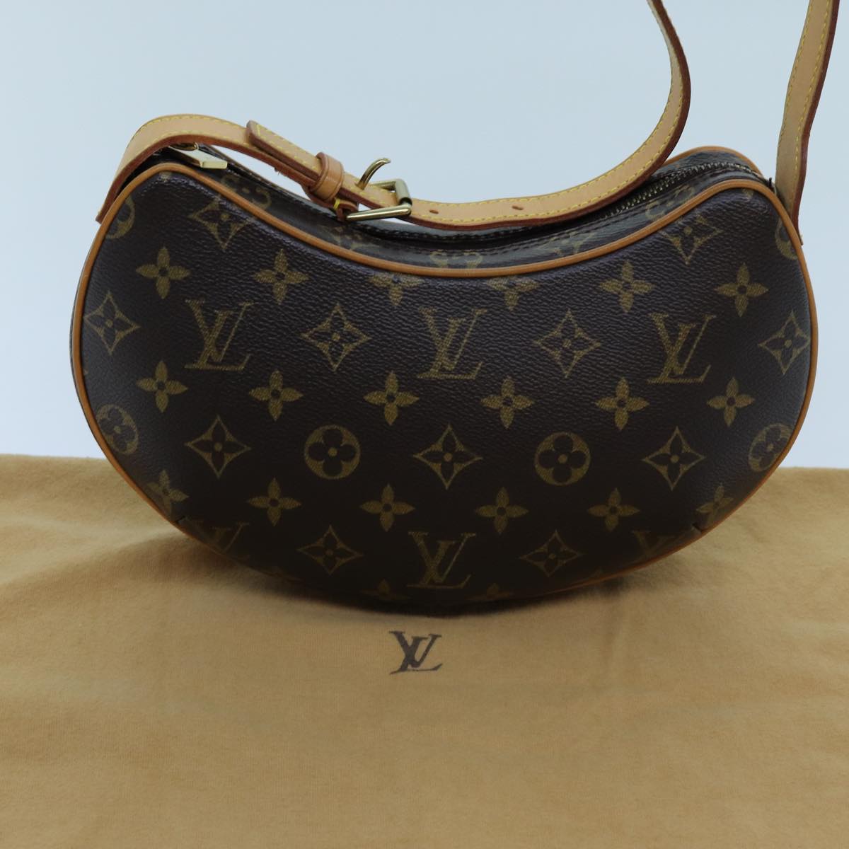 LOUIS VUITTON Monogram Pochette Croissant Shoulder Bag M51510 LV Auth yk11546A