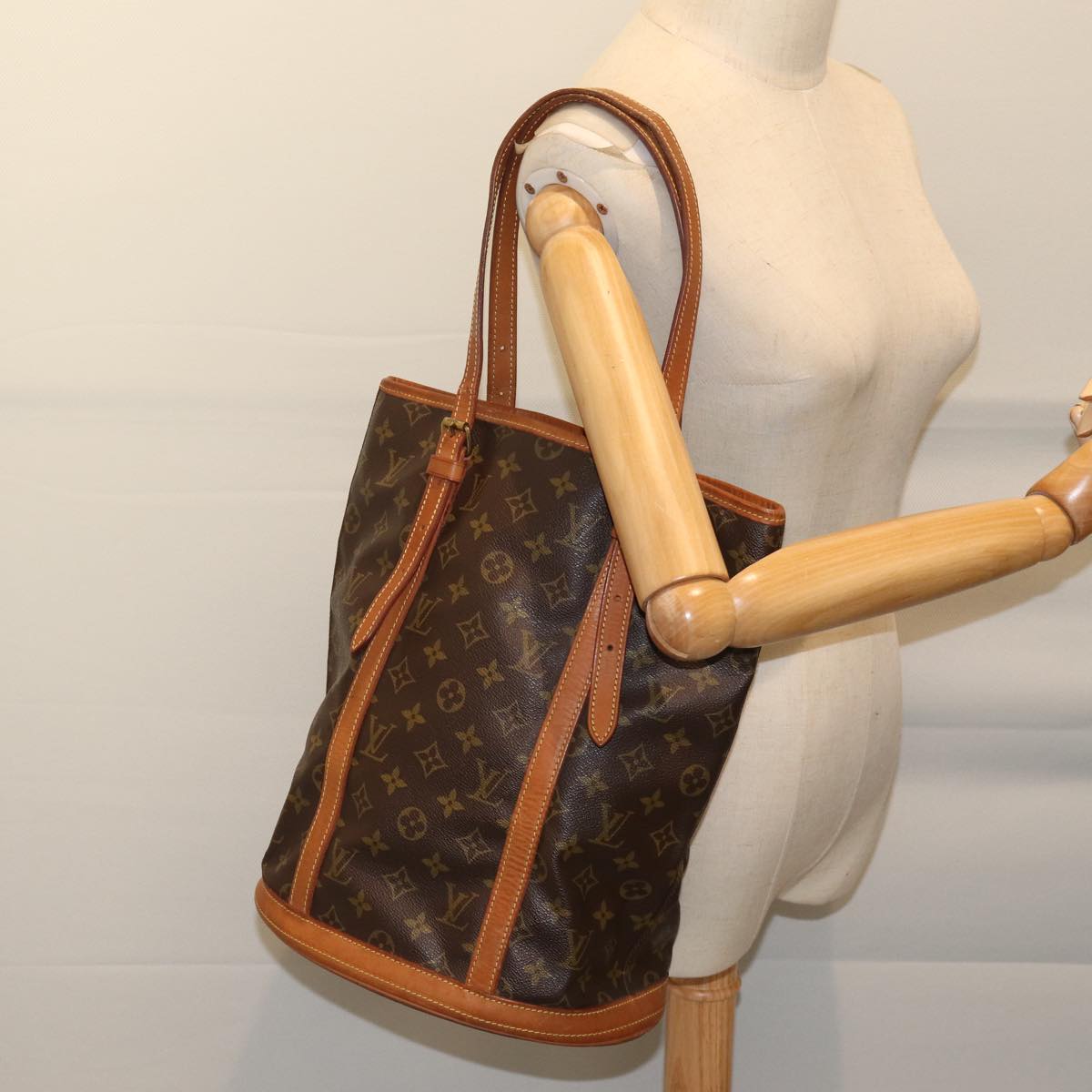 LOUIS VUITTON Monogram Bucket GM Shoulder Bag Vintage M42236 LV Auth yk11603