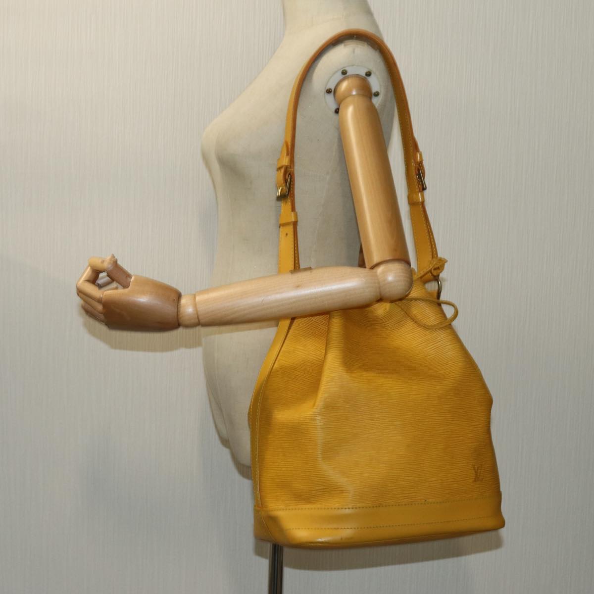 LOUIS VUITTON Epi Noe Shoulder Bag Tassili Yellow M44009 LV Auth yk11626