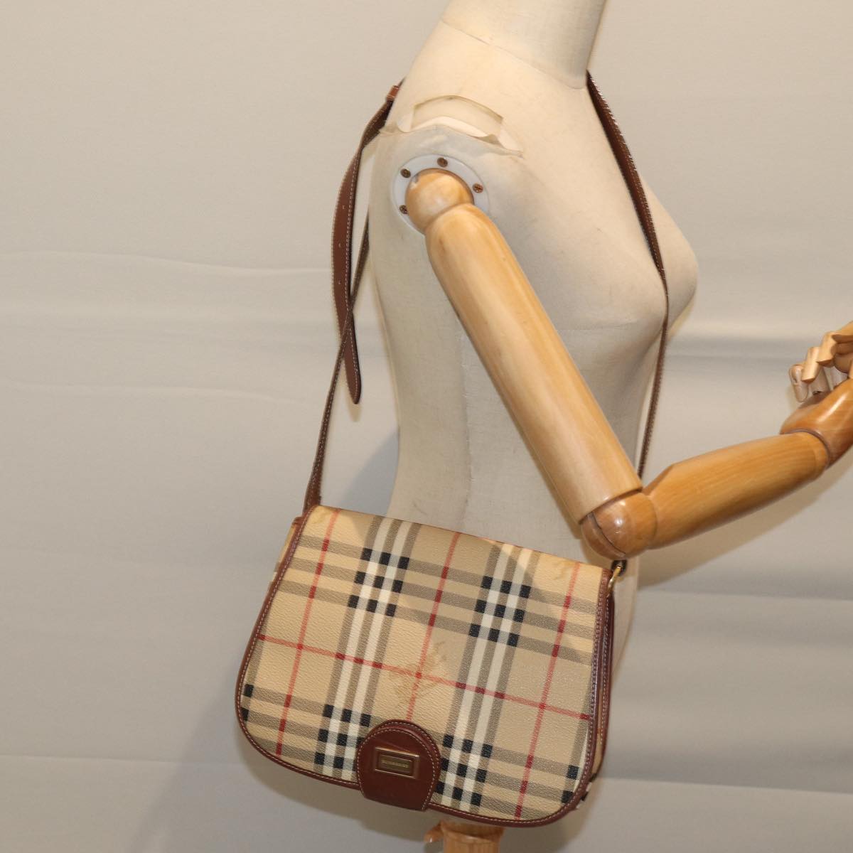 BURBERRY Nova Check Shoulder Bag PVC Leather Beige Auth yk11741