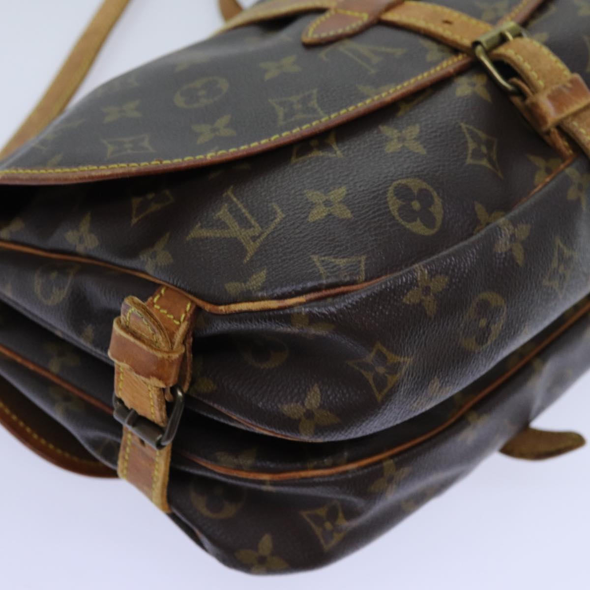 LOUIS VUITTON Monogram Saumur 30 Shoulder Bag M42256 LV Auth yk11804