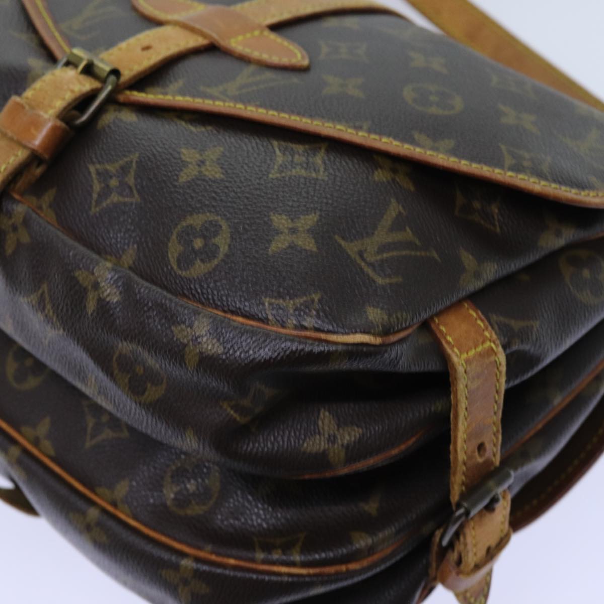 LOUIS VUITTON Monogram Saumur 30 Shoulder Bag M42256 LV Auth yk11804