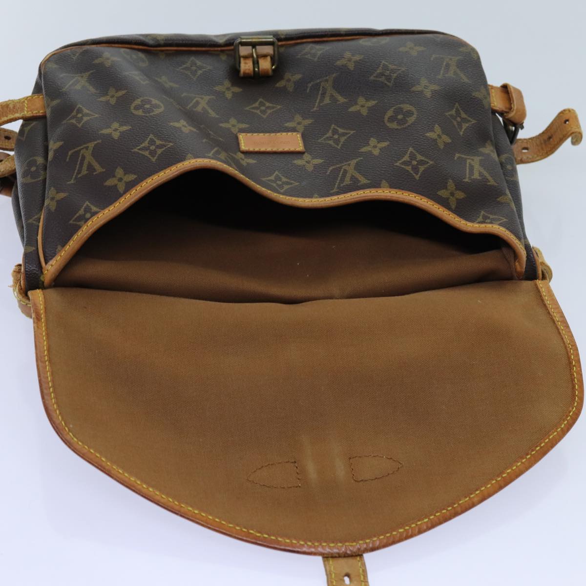 LOUIS VUITTON Monogram Saumur 30 Shoulder Bag M42256 LV Auth yk11804