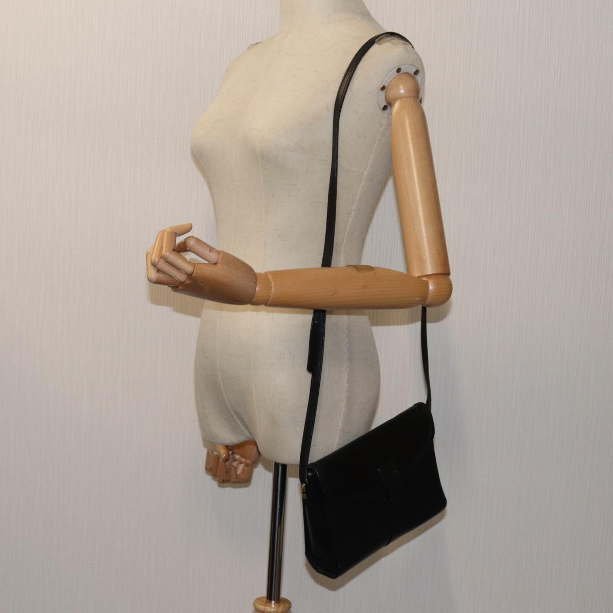 Burberrys Shoulder Bag Leather Black Auth yk11813