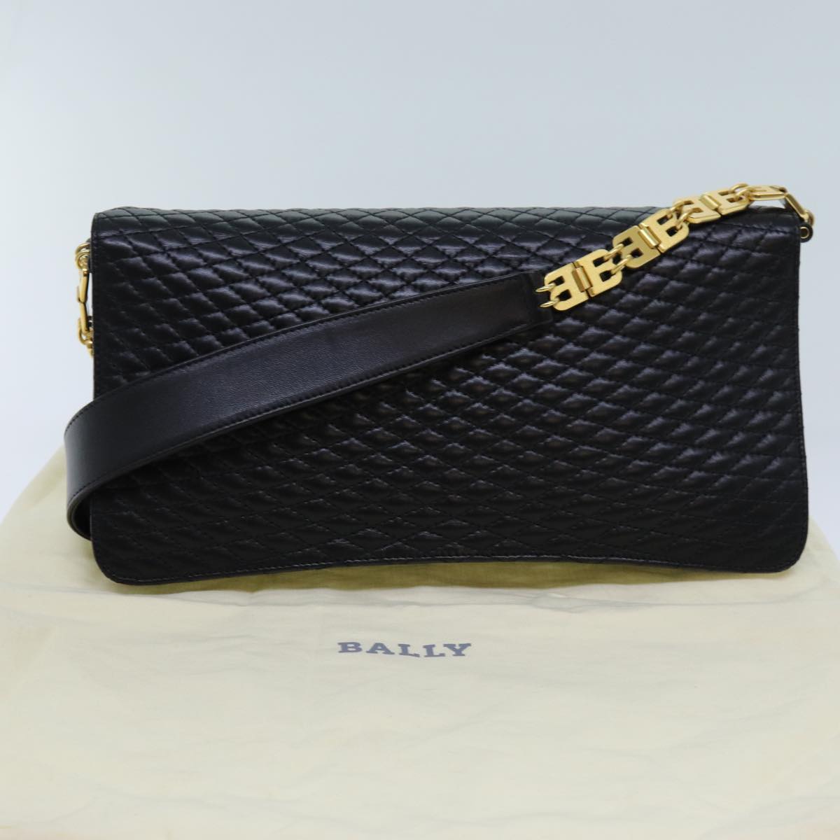 BALLY Quilted Shoulder Bag Leather Black Auth yk11853