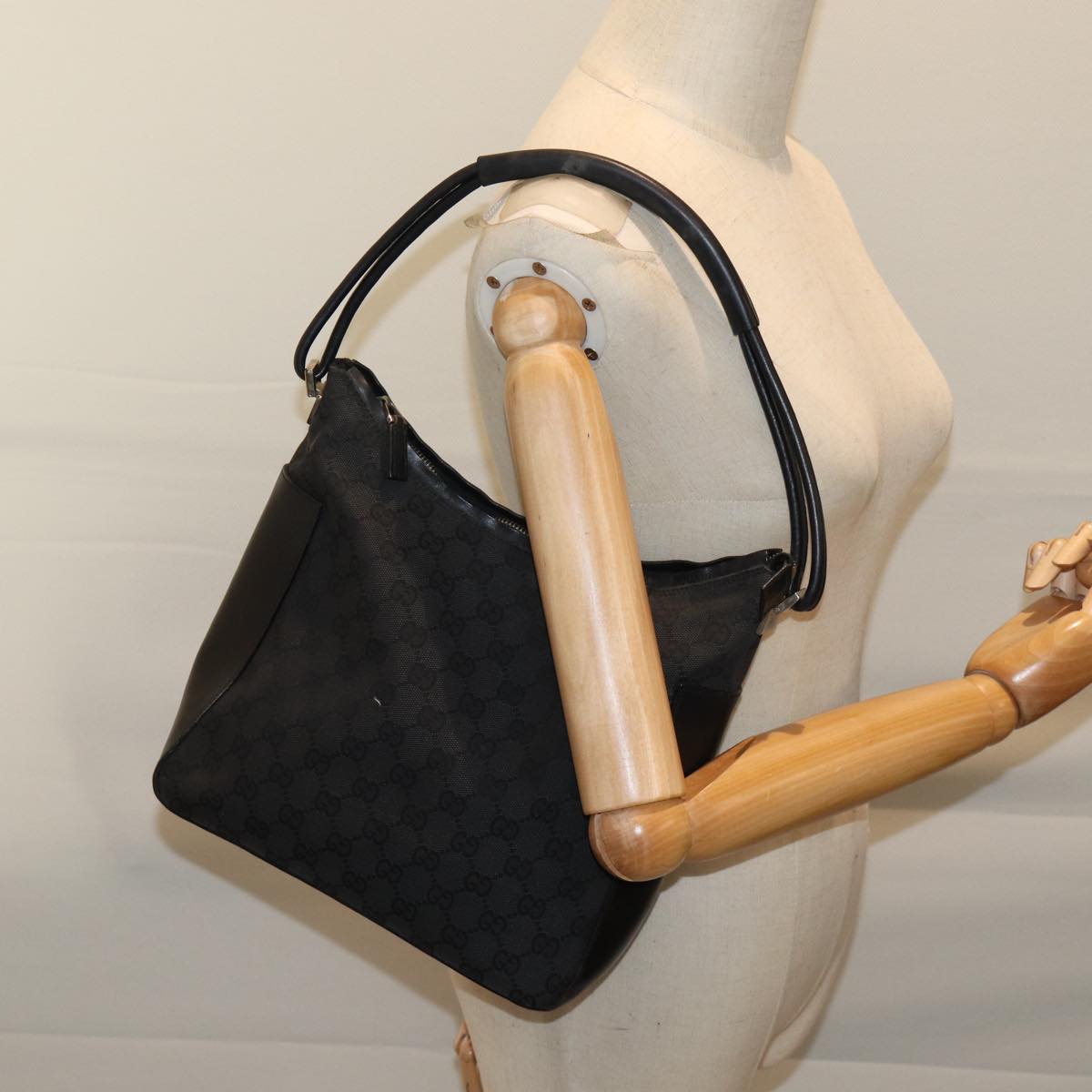 GUCCI GG Canvas Shoulder Bag Black 001 3766 Auth yk11968