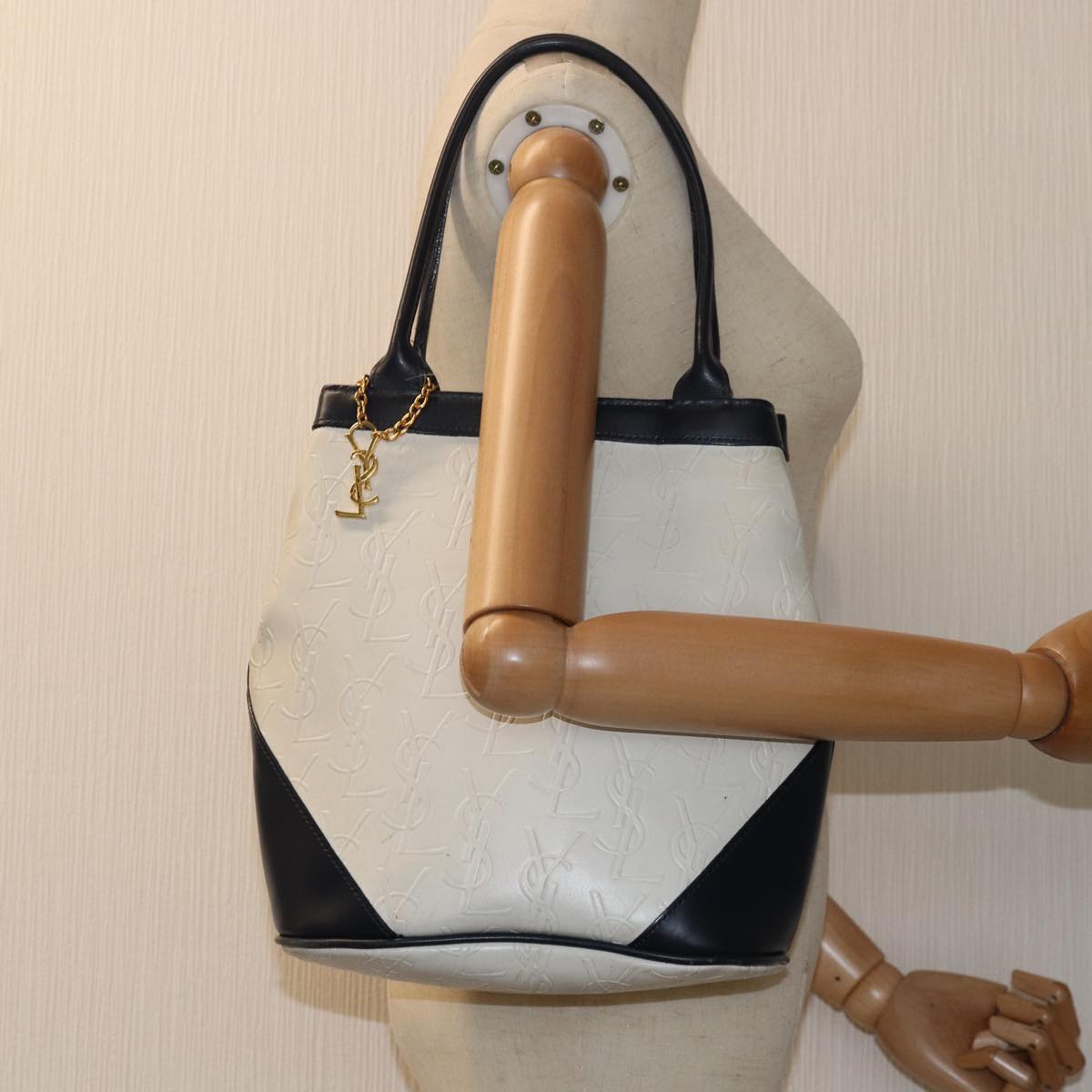 SAINT LAURENT Cassandra Hand Bag PVC Leather White Auth yk12060