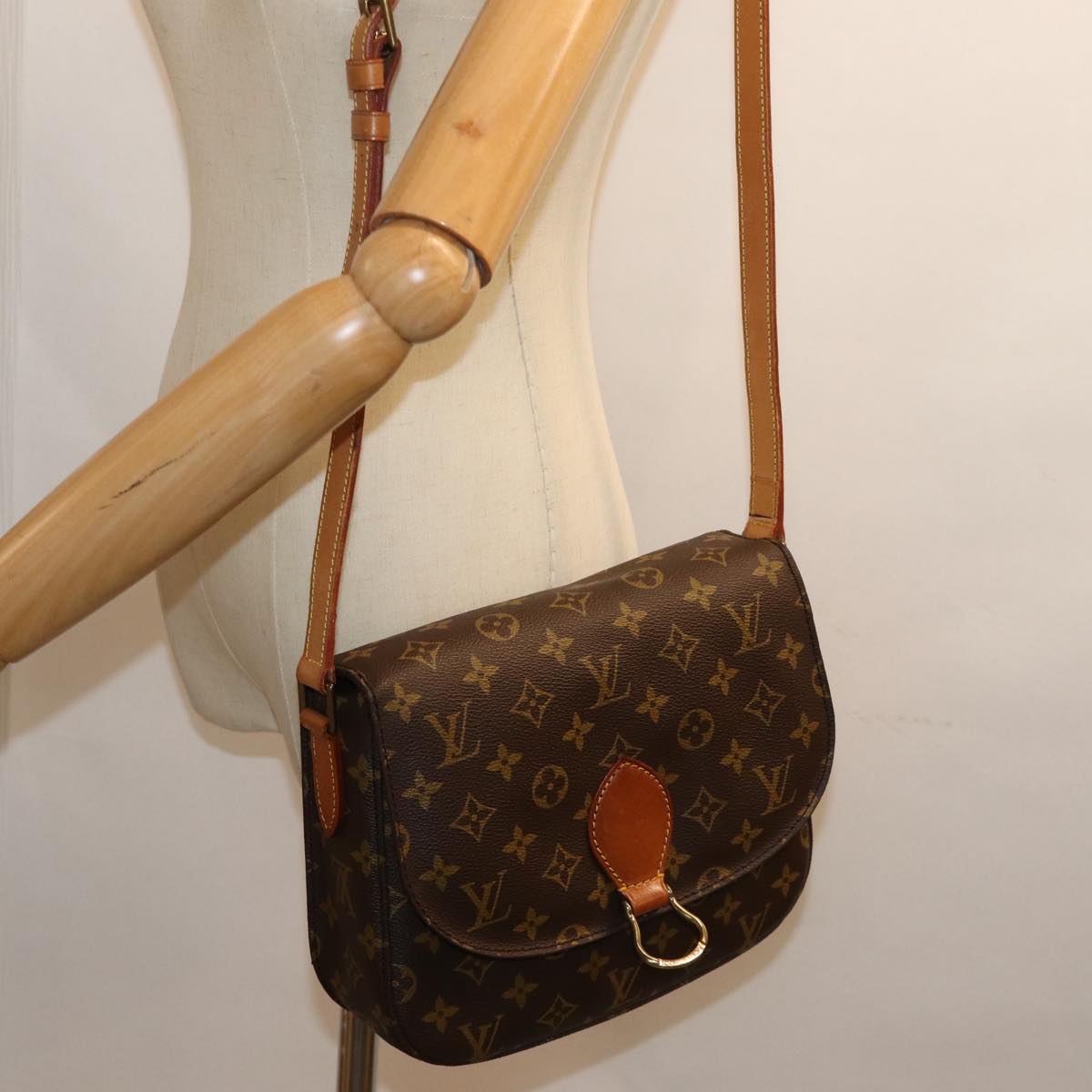 LOUIS VUITTON Monogram Saint Cloud GM Shoulder Bag M51242 LV Auth yk12124