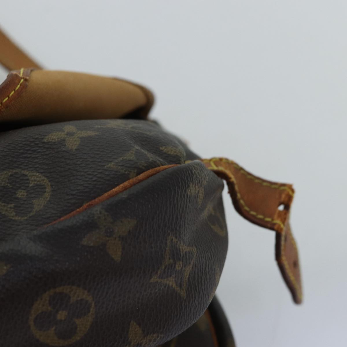 LOUIS VUITTON Monogram Saumur 30 Shoulder Bag M42256 LV Auth yk12135