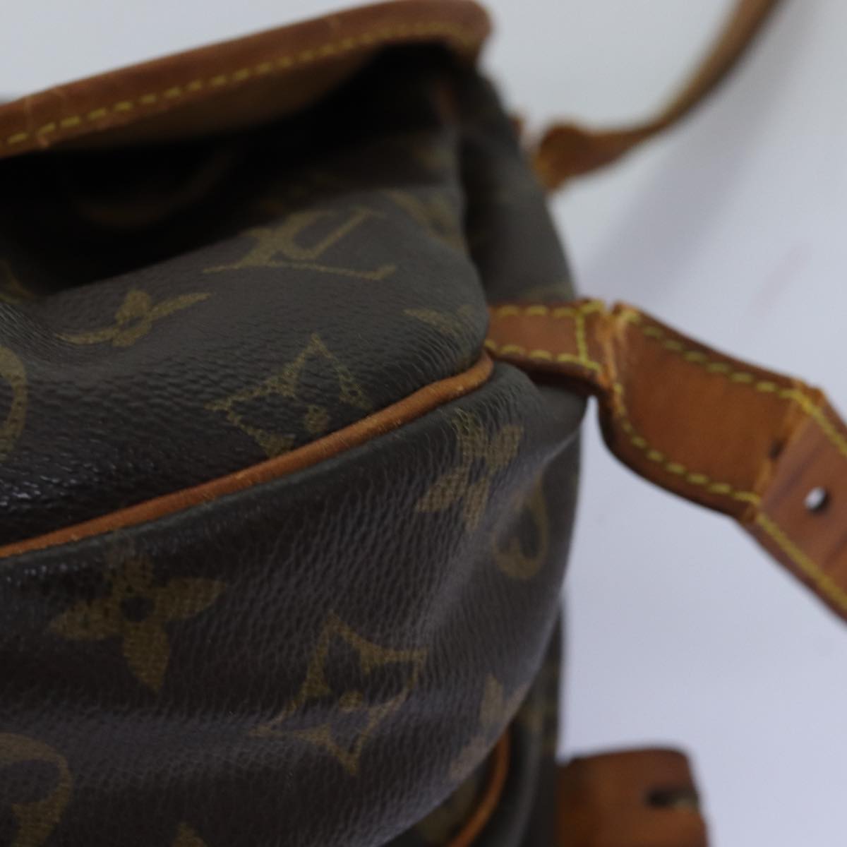 LOUIS VUITTON Monogram Saumur 30 Shoulder Bag M42256 LV Auth yk12135