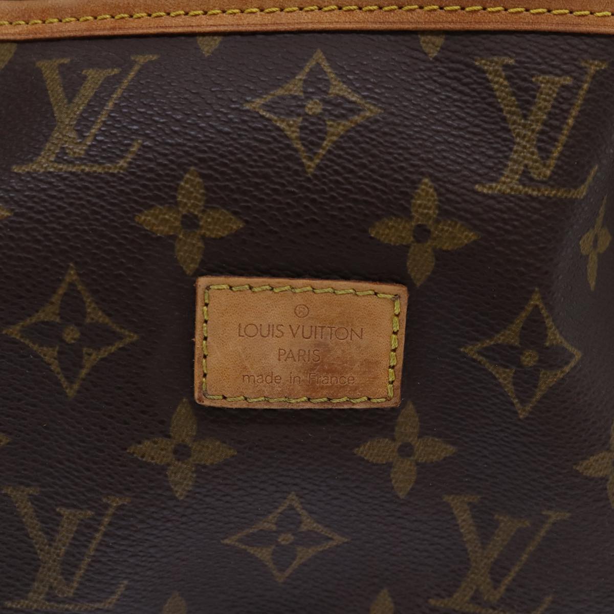 LOUIS VUITTON Monogram Saumur 30 Shoulder Bag M42256 LV Auth yk12135