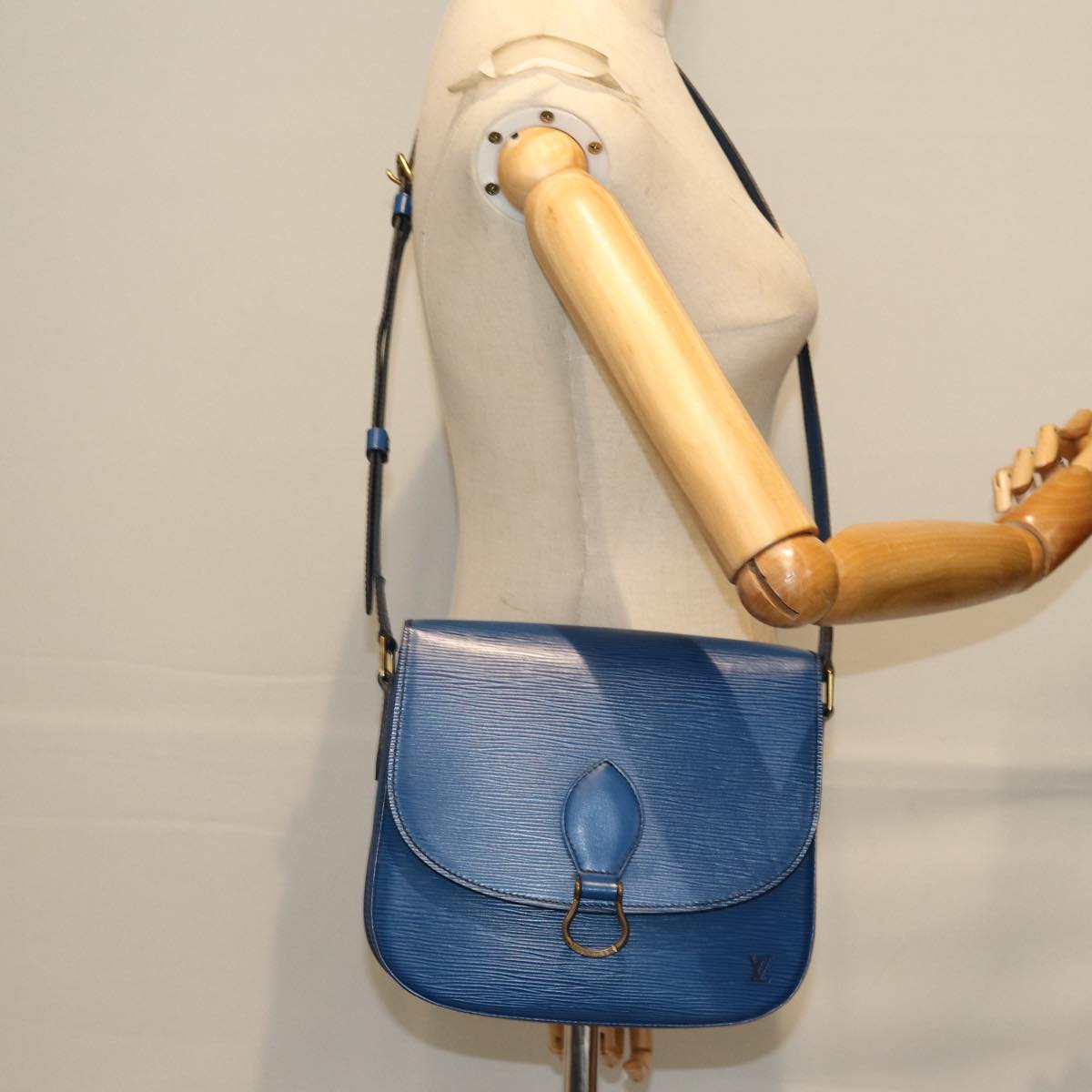 LOUIS VUITTON Epi Saint Cloud GM Shoulder Bag Blue M52195 LV Auth yk12264