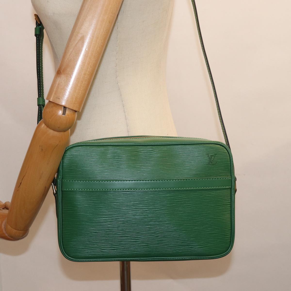 LOUIS VUITTON Epi Trocadero 27 Shoulder Bag Green M52314 LV Auth yk12287