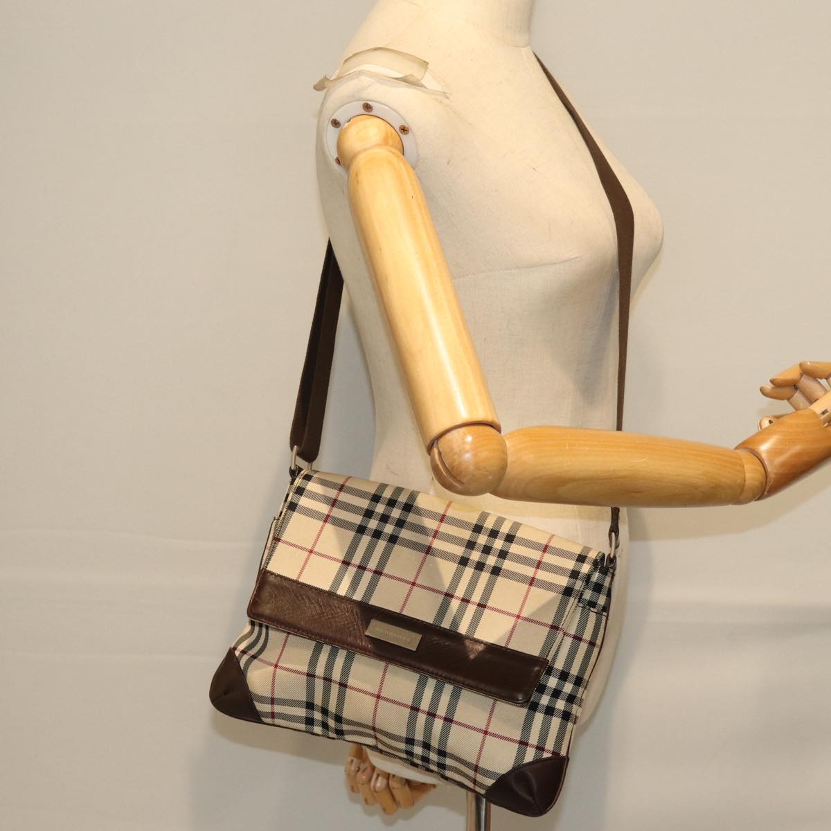 BURBERRY Nova Check Shoulder Bag Canvas Beige Auth yk12386