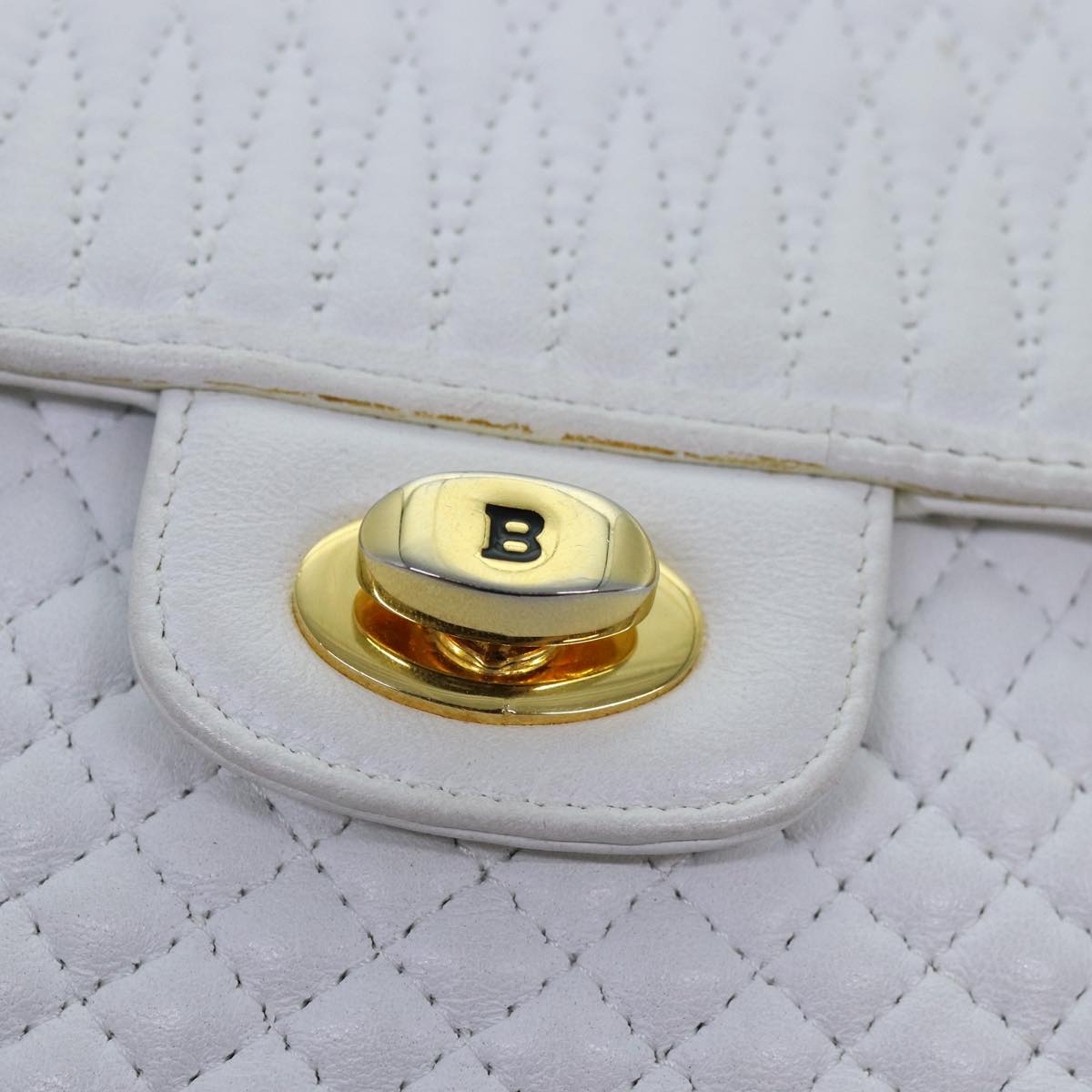 BALLY Quilted Chain Shoulder Bag Leather White Auth yk12523