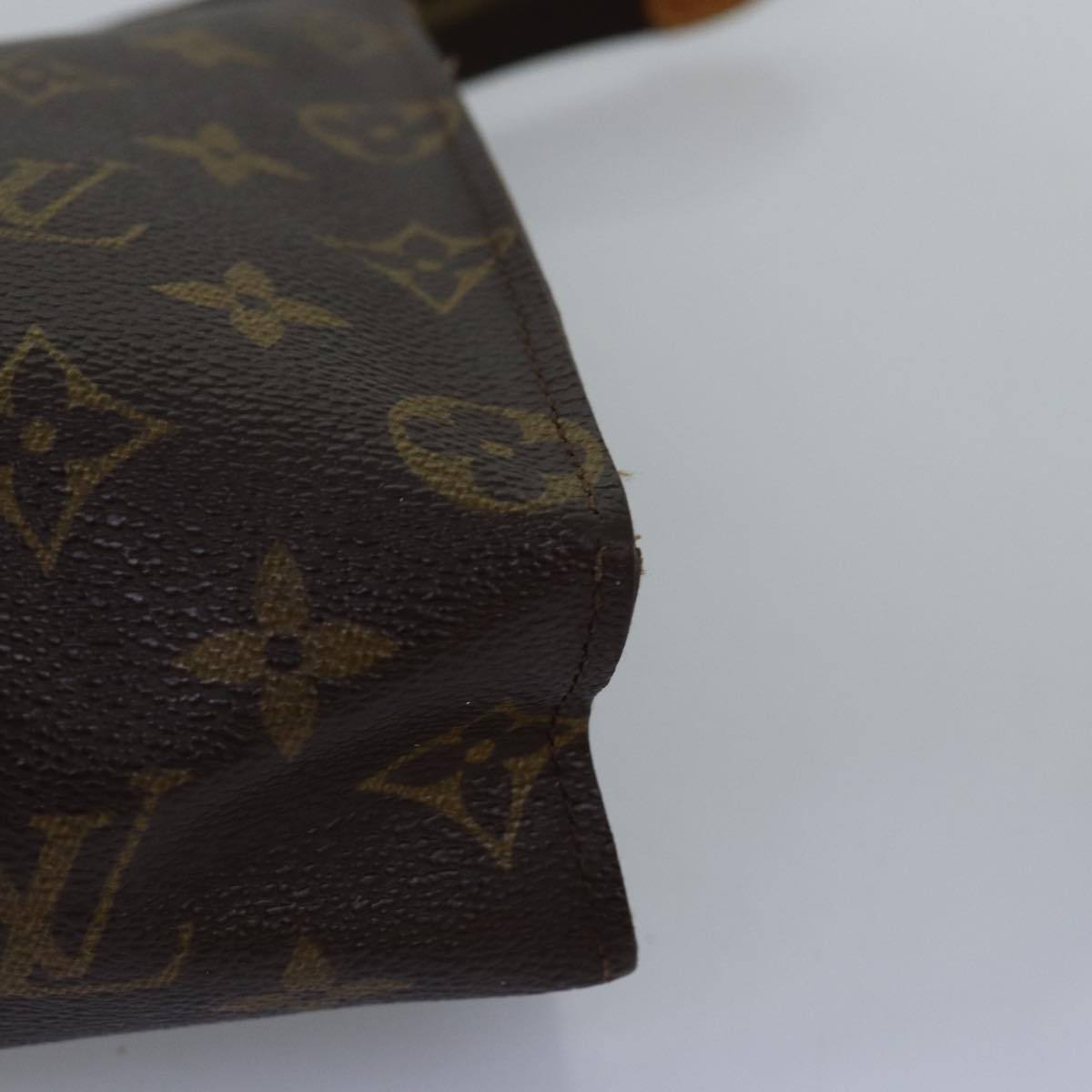 LOUIS VUITTON Monogram Poche Toilette 26 Pouch M47542 LV Auth yk12764