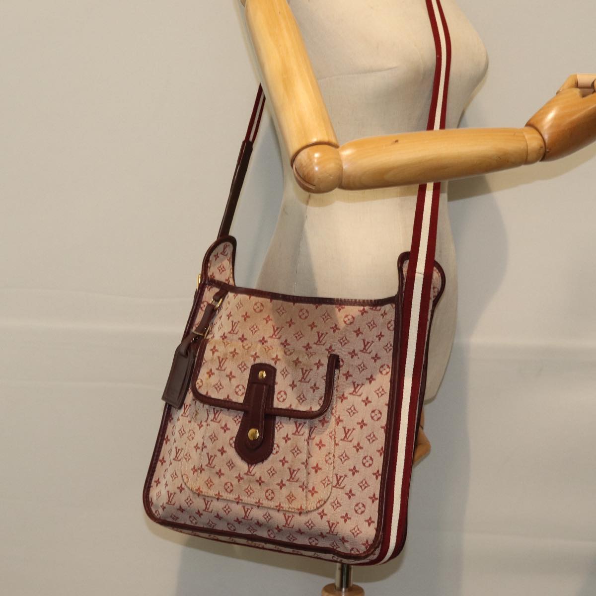 LOUIS VUITTON Monogram Mini Besace Mary Kate Bag Red M92321 LV Auth yk12788