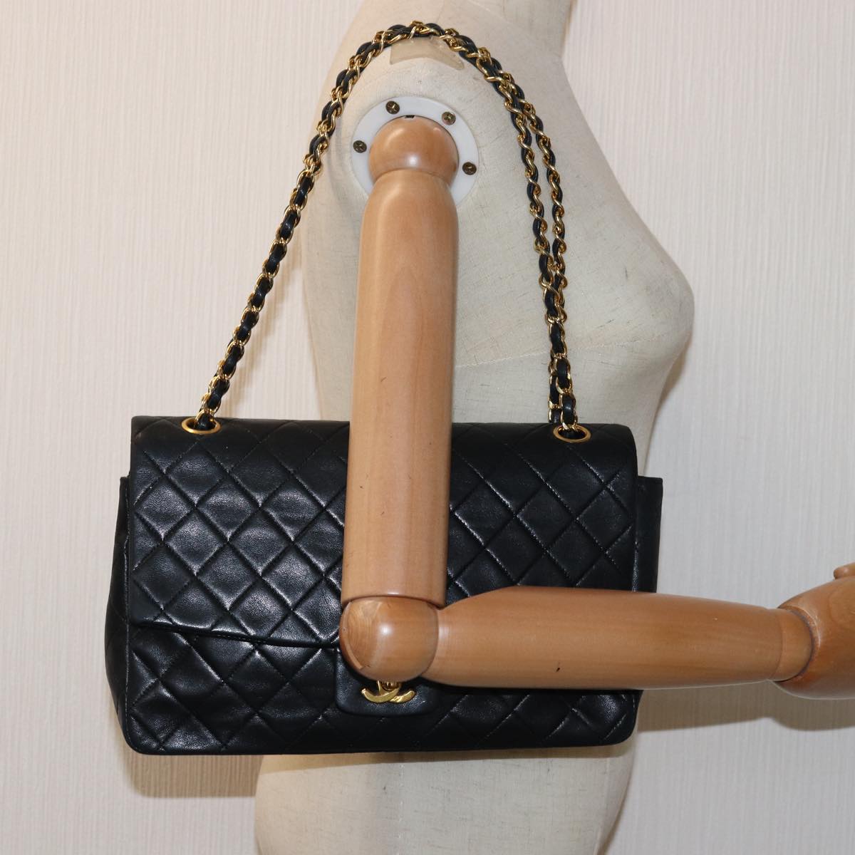 CHANEL Matelasse Turn Lock Chain Shoulder Bag Lamb Skin Black CC Auth yk12900A