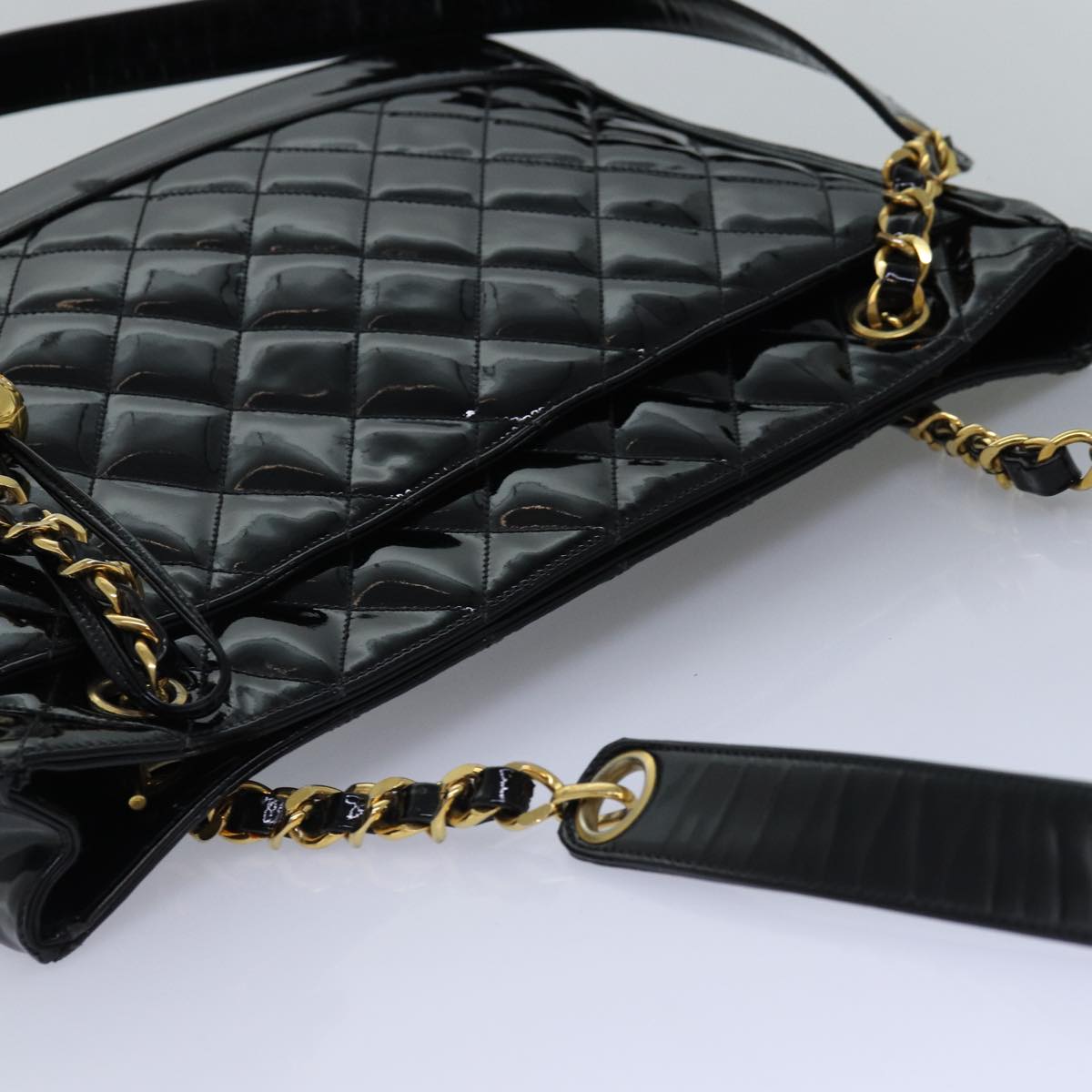 CHANEL Matelasse Chain Shoulder Bag Enamel Black CC Auth yk12927