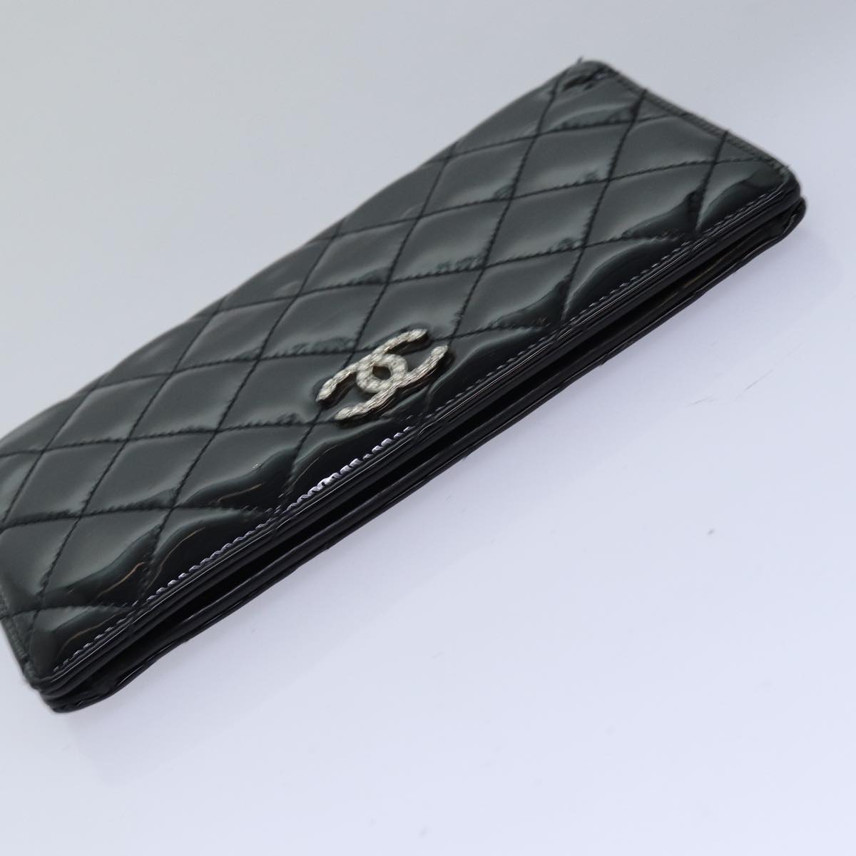 CHANEL Matelasse Wallet Enamel Black CC Auth yk12989