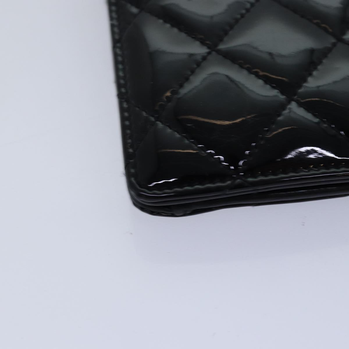 CHANEL Matelasse Wallet Enamel Black CC Auth yk12989