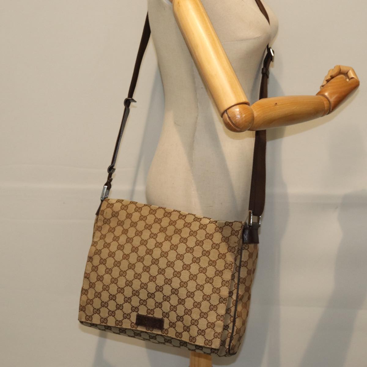 GUCCI GG Canvas Shoulder Bag Beige 146236 Auth yk12996