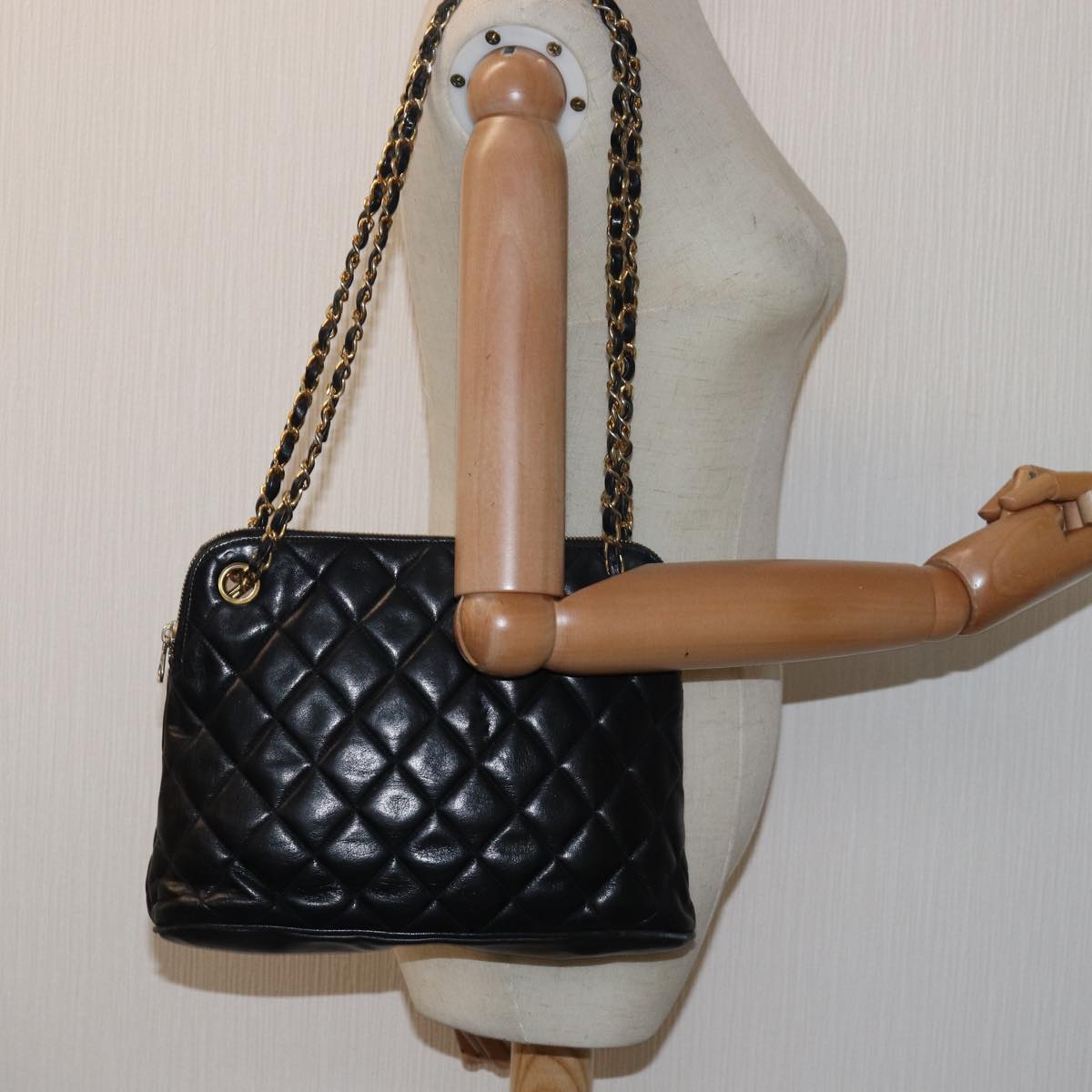 CHANEL Matelasse Chain Shoulder Bag Lamb Skin Black CC Auth yk13018