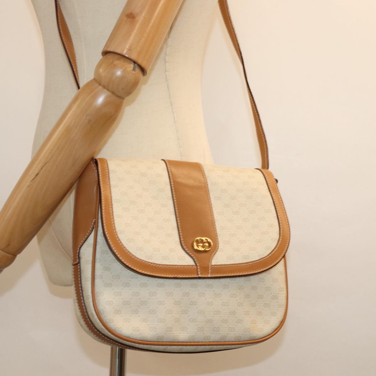 GUCCI Micro GG Supreme Shoulder Bag PVC Leather Beige 001 41 4425 Auth yk13040