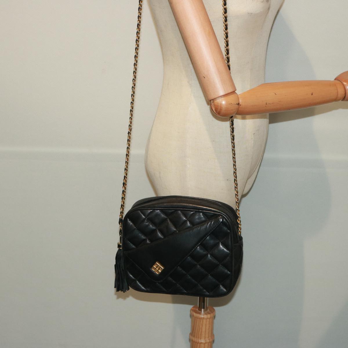 GIVENCHY Quilted Chain Shoulder Bag Leather Black Auth yk13159