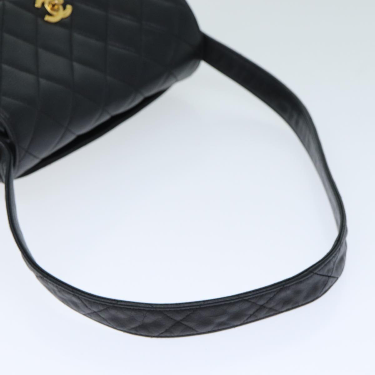 CHANEL Matelasse Turn Lock Shoulder Bag Caviar Skin Black CC Auth yk13341