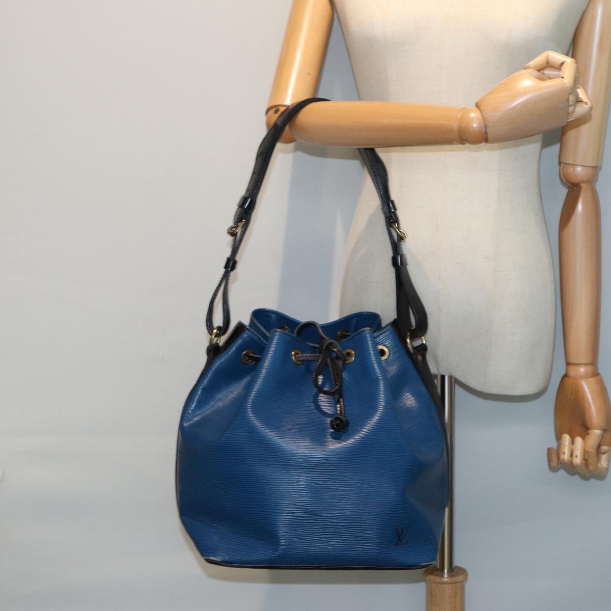 LOUIS VUITTON Epi Petit Noe Shoulder Bag By color Black Blue M44152 Auth yk13363