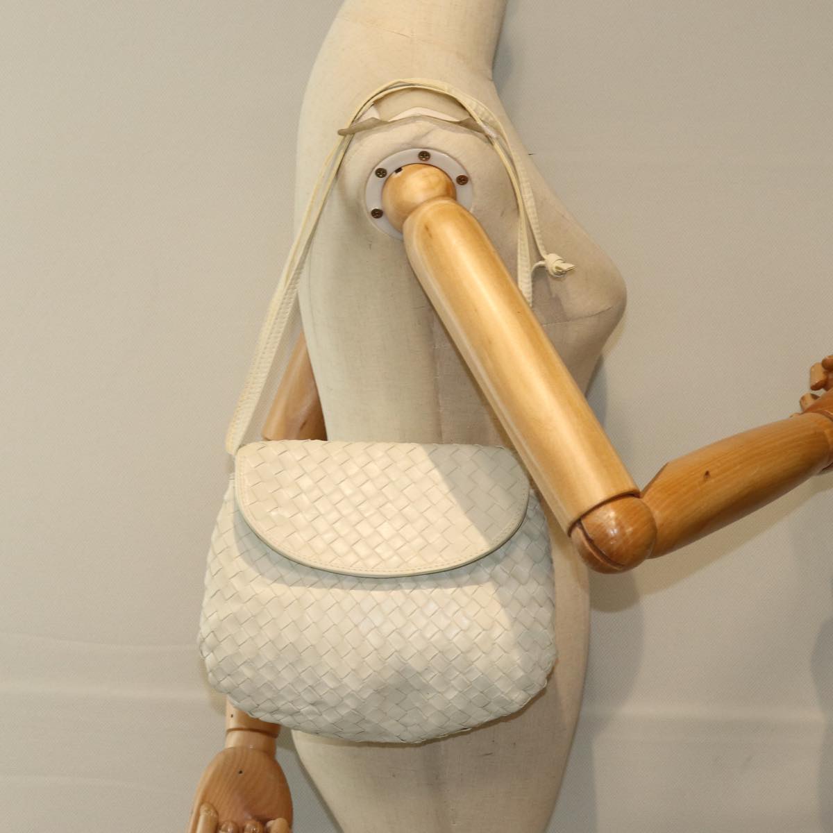 BOTTEGA VENETA INTRECCIATO Shoulder Bag Leather White Auth yk13588