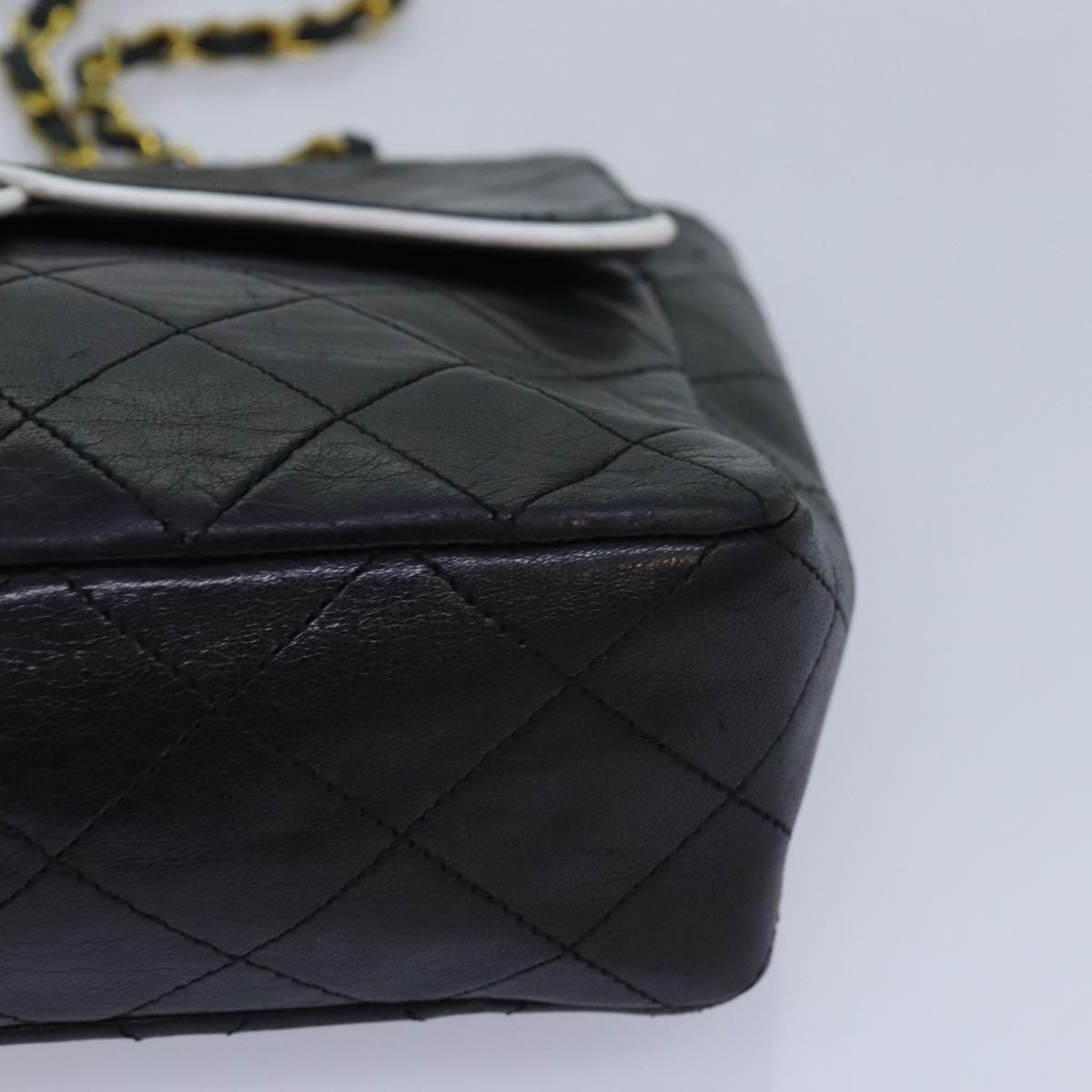 CHANEL Matelasse Turn Lock Chain Bag Lamb Skin Black White CC Auth yk13824