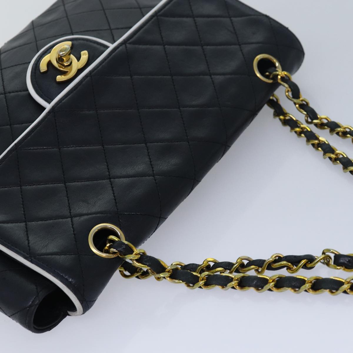 CHANEL Matelasse Turn Lock Chain Bag Lamb Skin Black White CC Auth yk13824