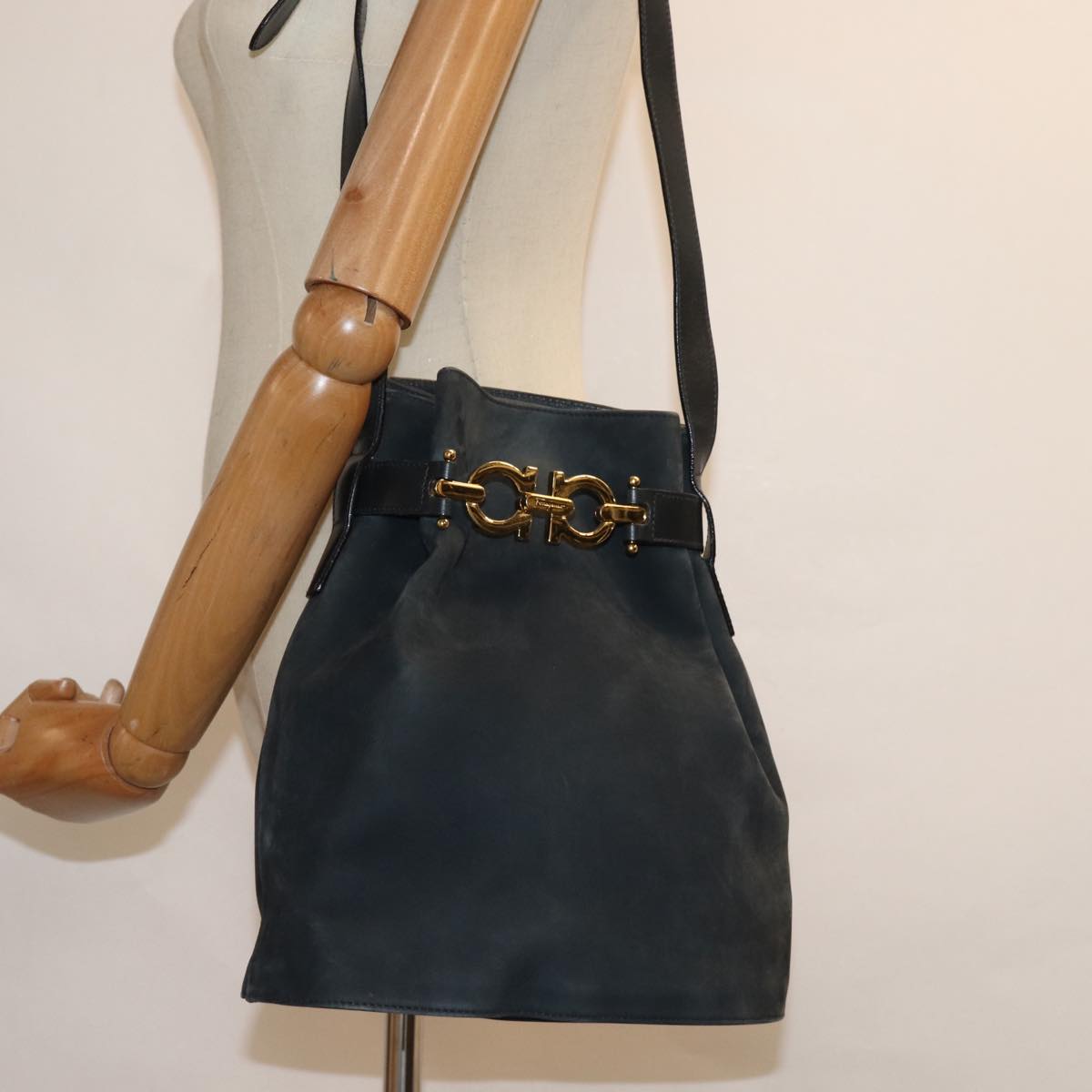 Salvatore Ferragamo Gancini Shoulder Bag Suede Navy Auth yk13840