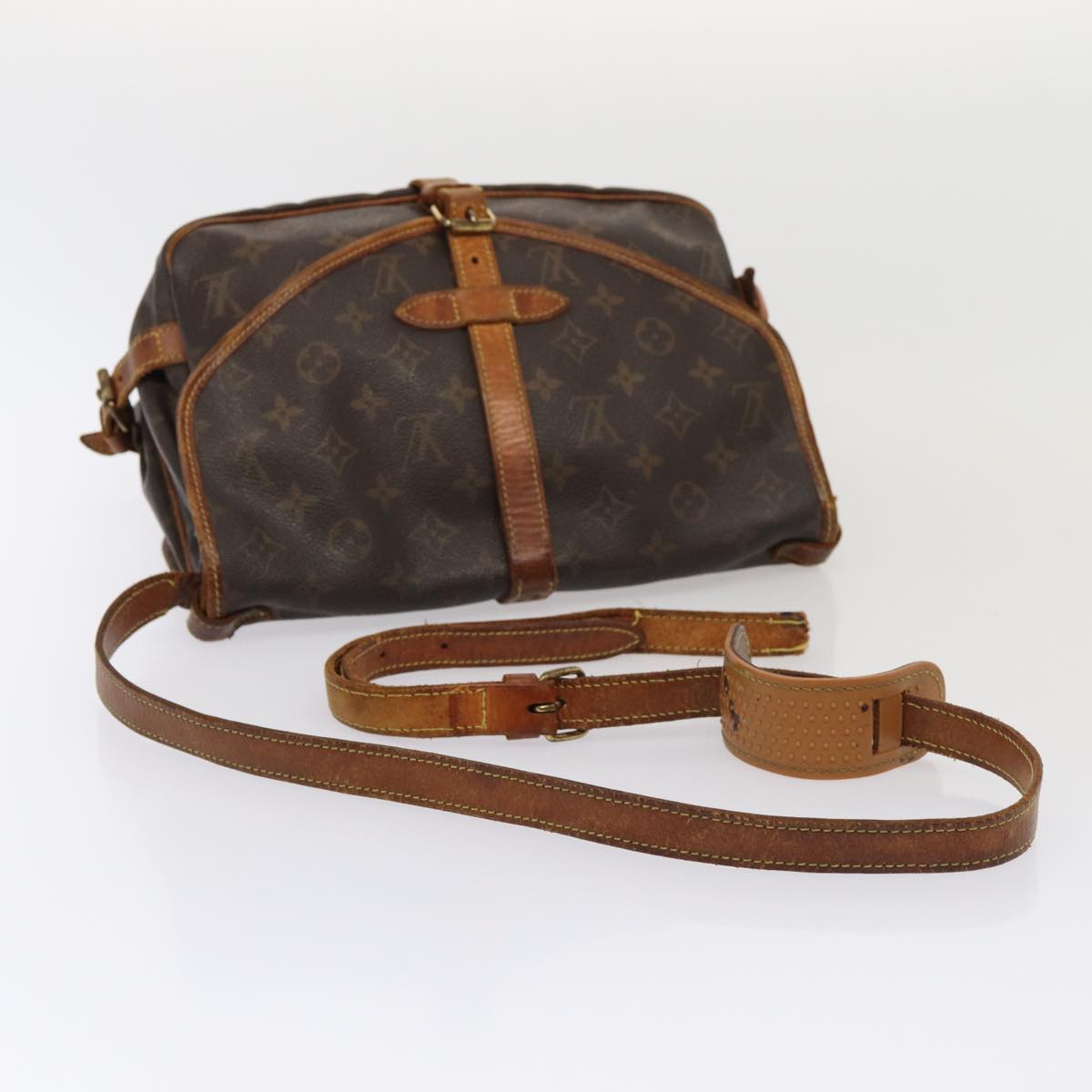 LOUIS VUITTON Monogram Saumur 30 Shoulder Bag M42256 LV Auth yk13898