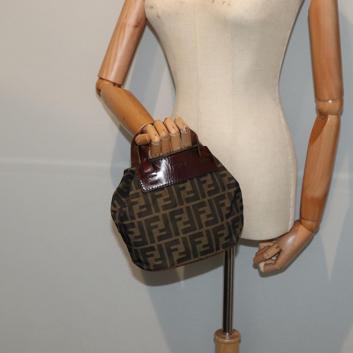 FENDI Zucca Canvas Hand Bag Brown Black Auth yk13929