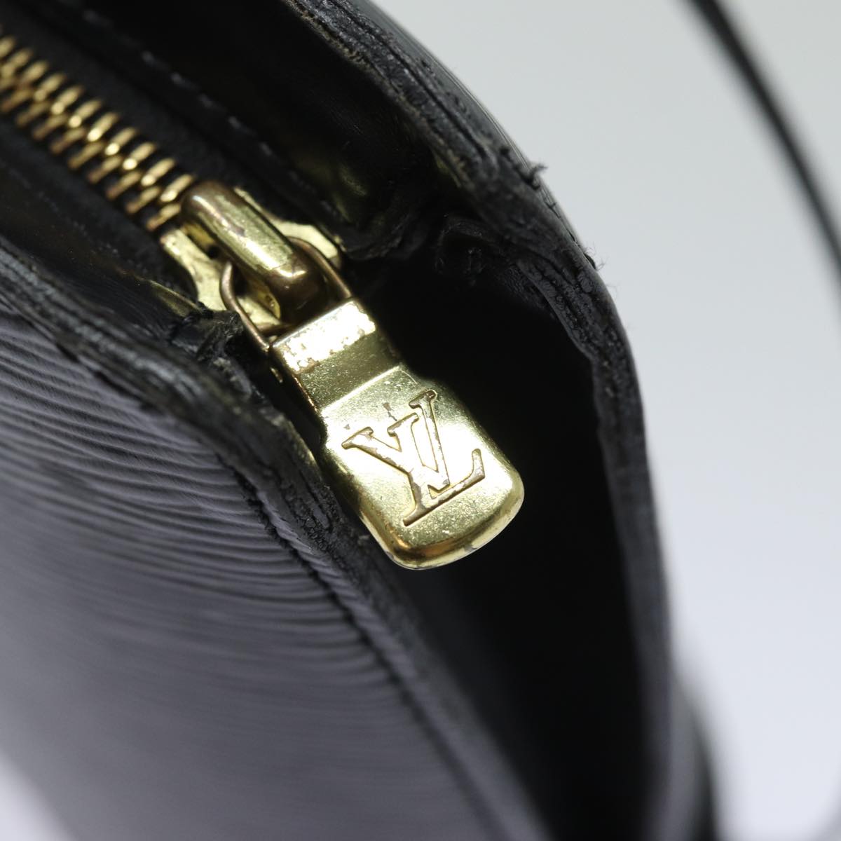 LOUIS VUITTON Epi Saint Jacques Powanie Long Bag Black M52332 LV Auth yk13952