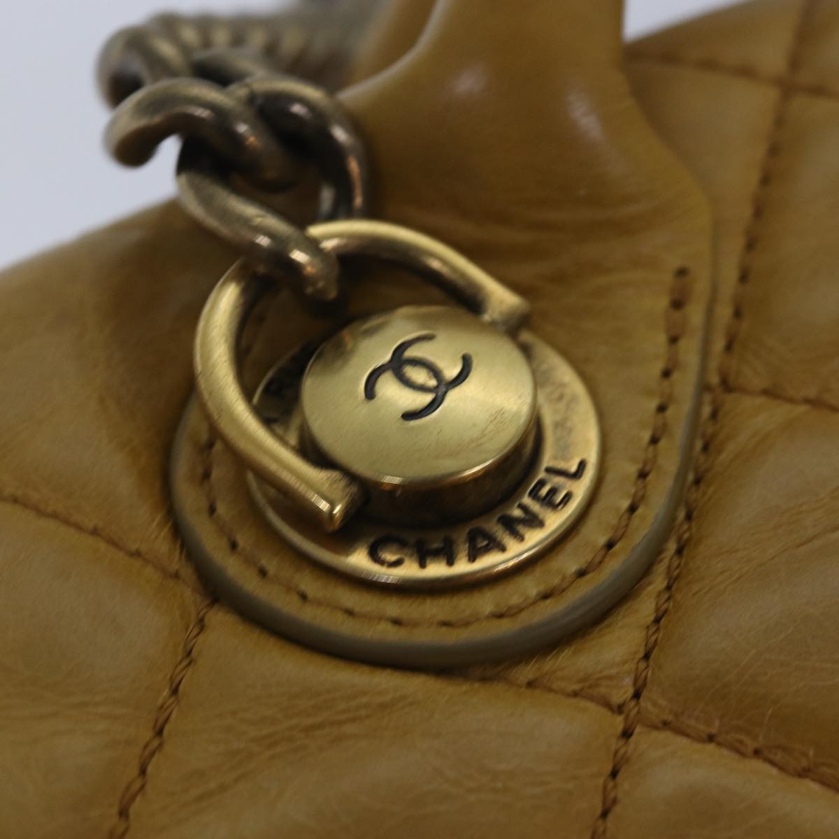 CHANEL Matelasse Turn Lock Chain Shoulder Bag Leather Yellow CC Auth yk13973A