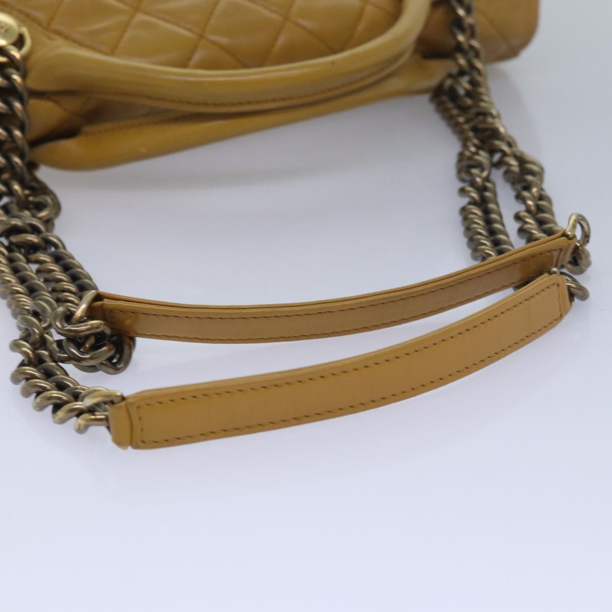 CHANEL Matelasse Turn Lock Chain Shoulder Bag Leather Yellow CC Auth yk13973A