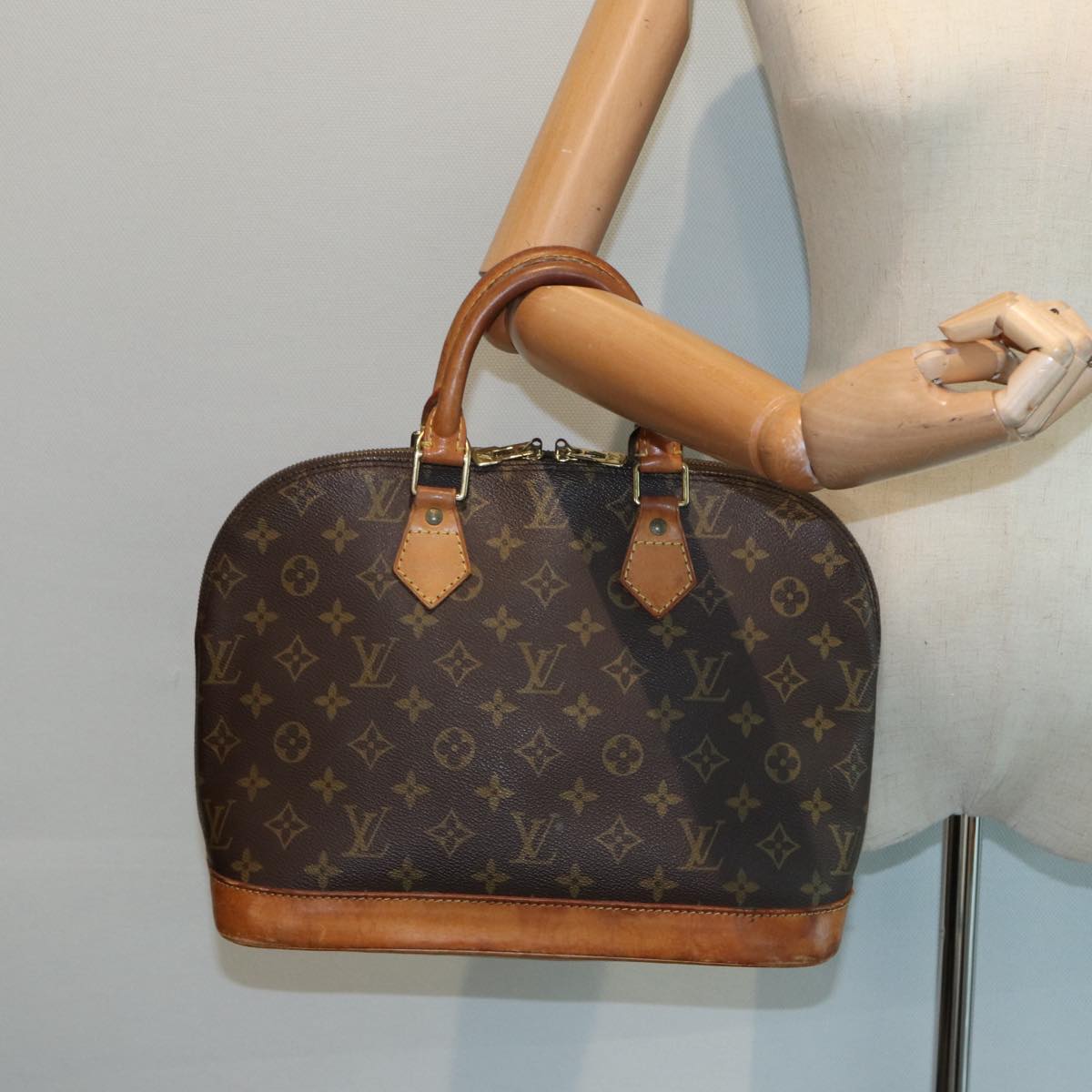 LOUIS VUITTON Monogram Alma Hand Bag M51130 LV Auth yk14011