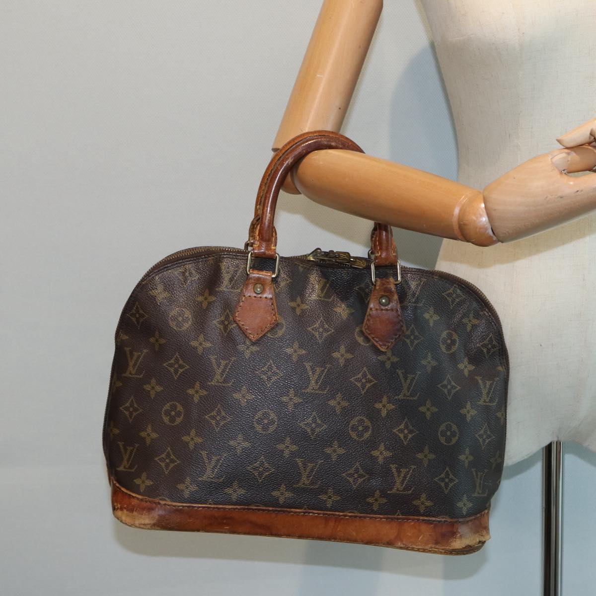 LOUIS VUITTON Monogram Alma Hand Bag M51130 LV Auth yk14013