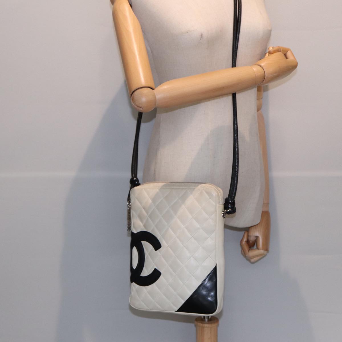 CHANEL Shoulder Bag Leather White Black CC Auth yk14040