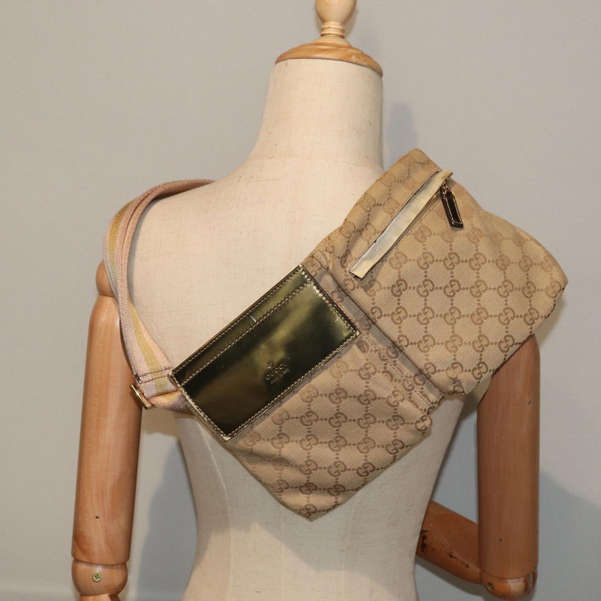 GUCCI GG Canvas Sherry Line Waist bag Beige Brown gold 28566 Auth yk14366