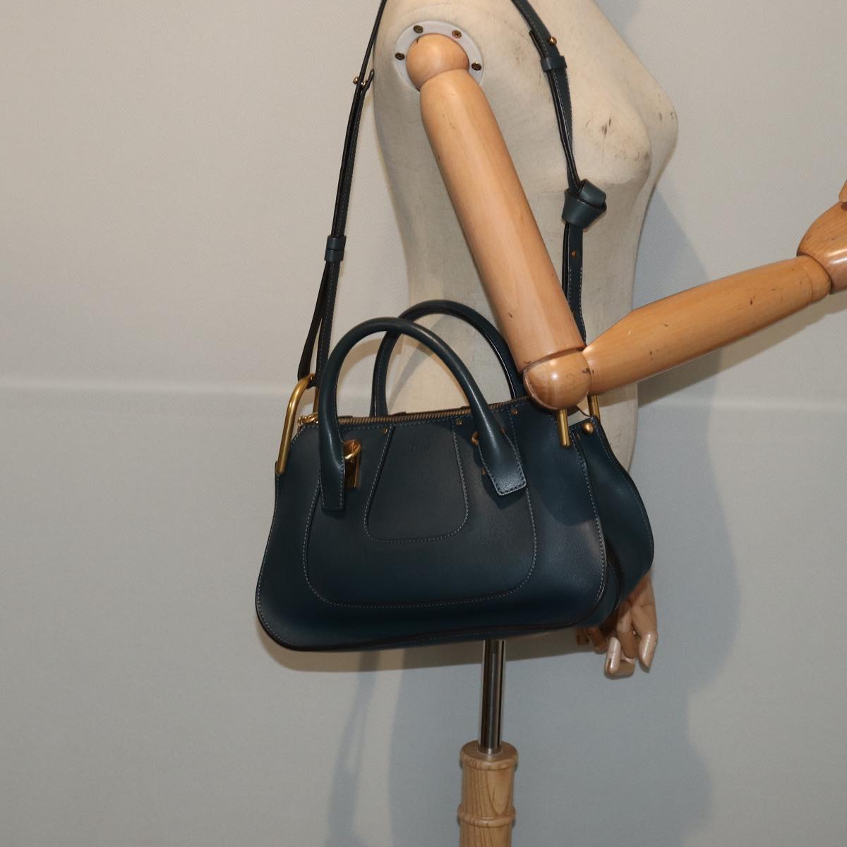 Chloe Hailey Hand Bag Leather 2way Navy Gold Auth yk14412