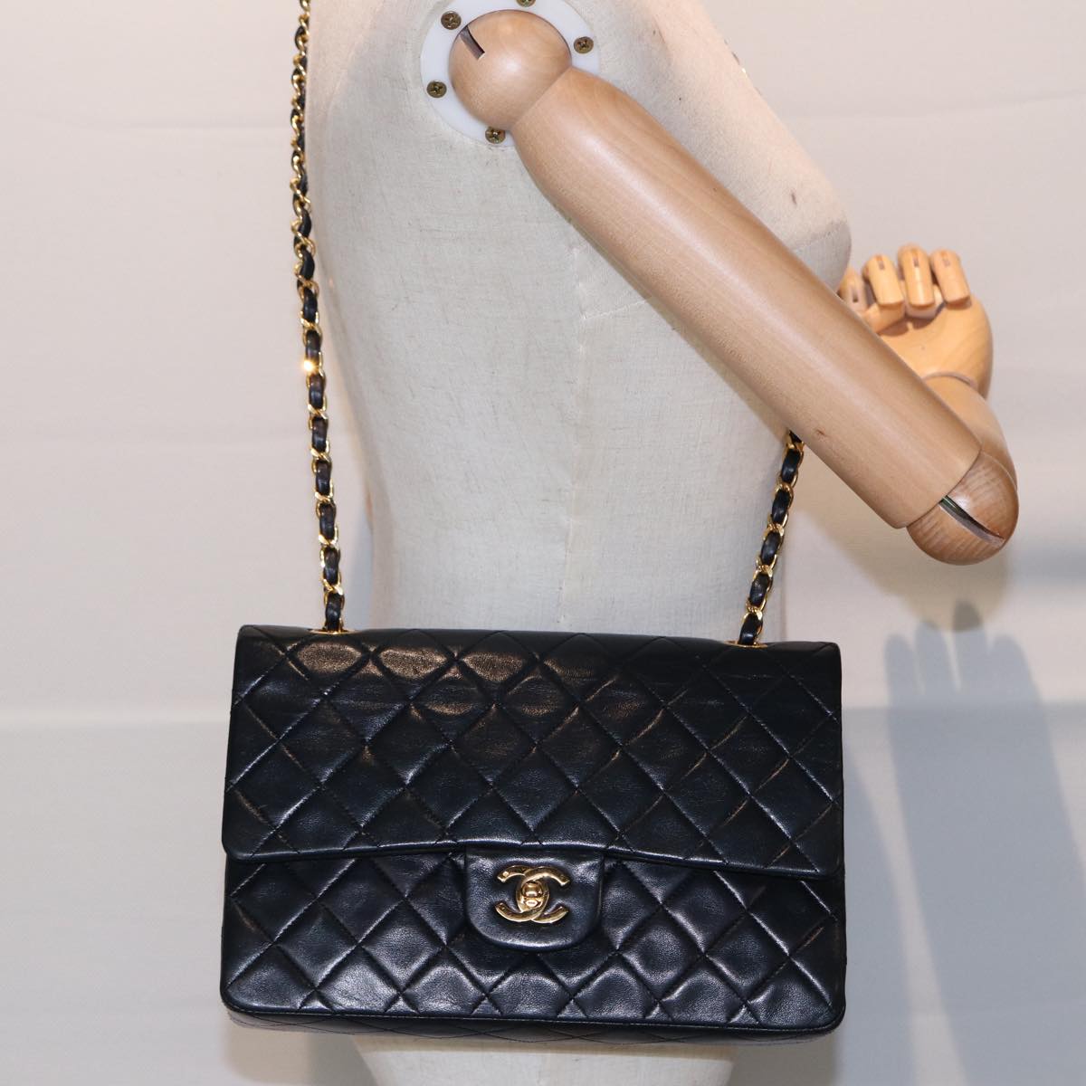 CHANEL Matelasse 25 Turn Lock Chain Bag Lamb Skin Black Gold CC Auth yk14719A