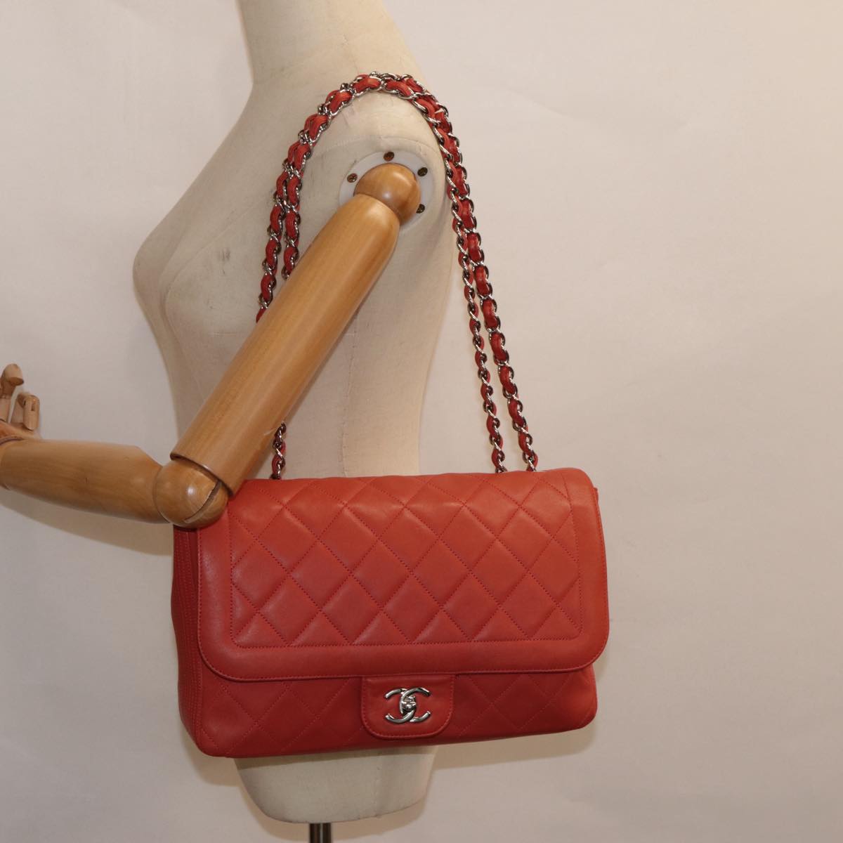 CHANEL Turn Lock Matelasse Chain Bag Lamb Skin Red Silver CC Auth yk14859A