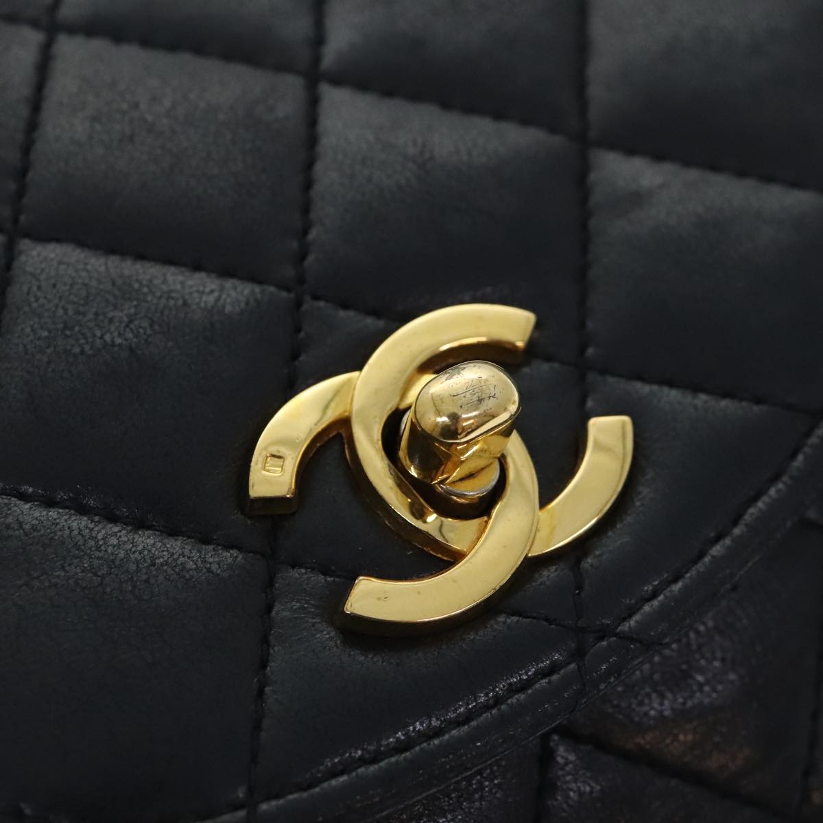 CHANEL Matelasse Turn Lock Chain Bag Lamb Skin Black Gold CC Auth yk14979