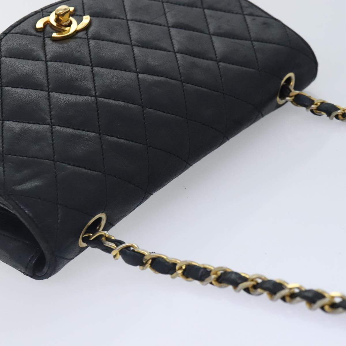 CHANEL Matelasse Turn Lock Chain Bag Lamb Skin Black Gold CC Auth yk14979